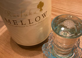 MELLOWのラベルと瓶 1