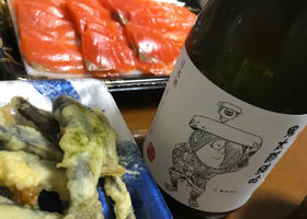千代むすびのラベルと瓶 1