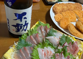 不動のラベルと瓶 2