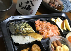 八海山のラベルと瓶 2