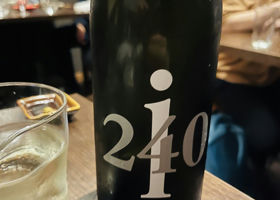 alt 1