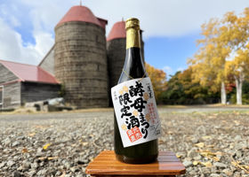 蓬莱のラベルと瓶 2