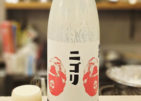 東力士のラベルと瓶 1