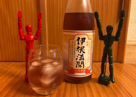 伊根満開のラベルと瓶 1