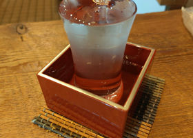 alt 1