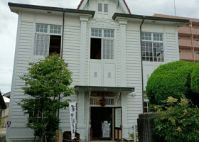 alt 2