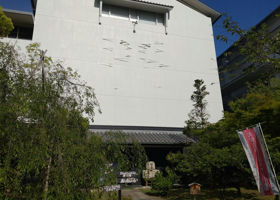 alt 2