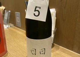 alt 1