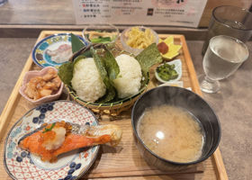 alt 3