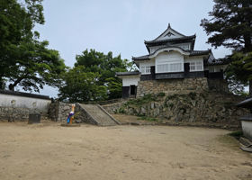 alt 2