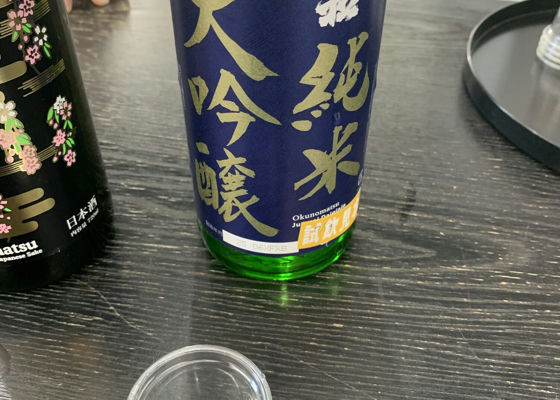 alt 1